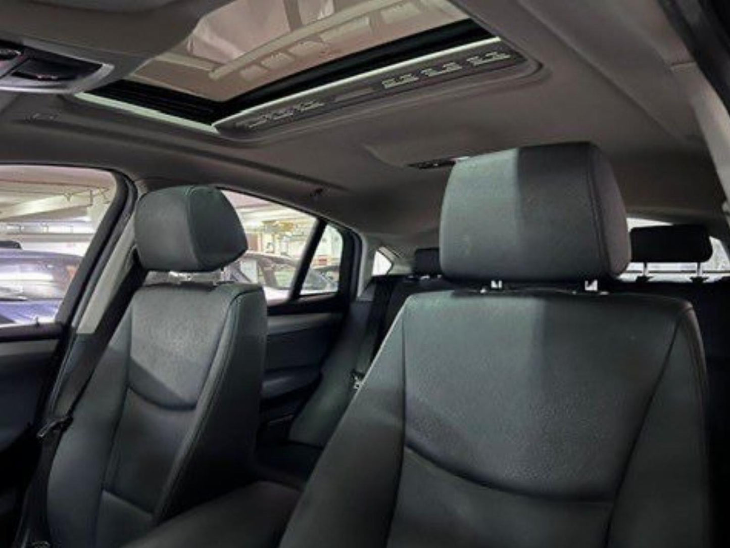 Interior BMW X4 2017 consola iDrive y acabados de lujo