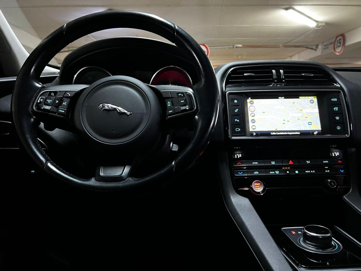 Jaguar F-Pace Prestige 2.0D AWD 2017 | Lujo Británico | Diésel Eficiente | Santiago