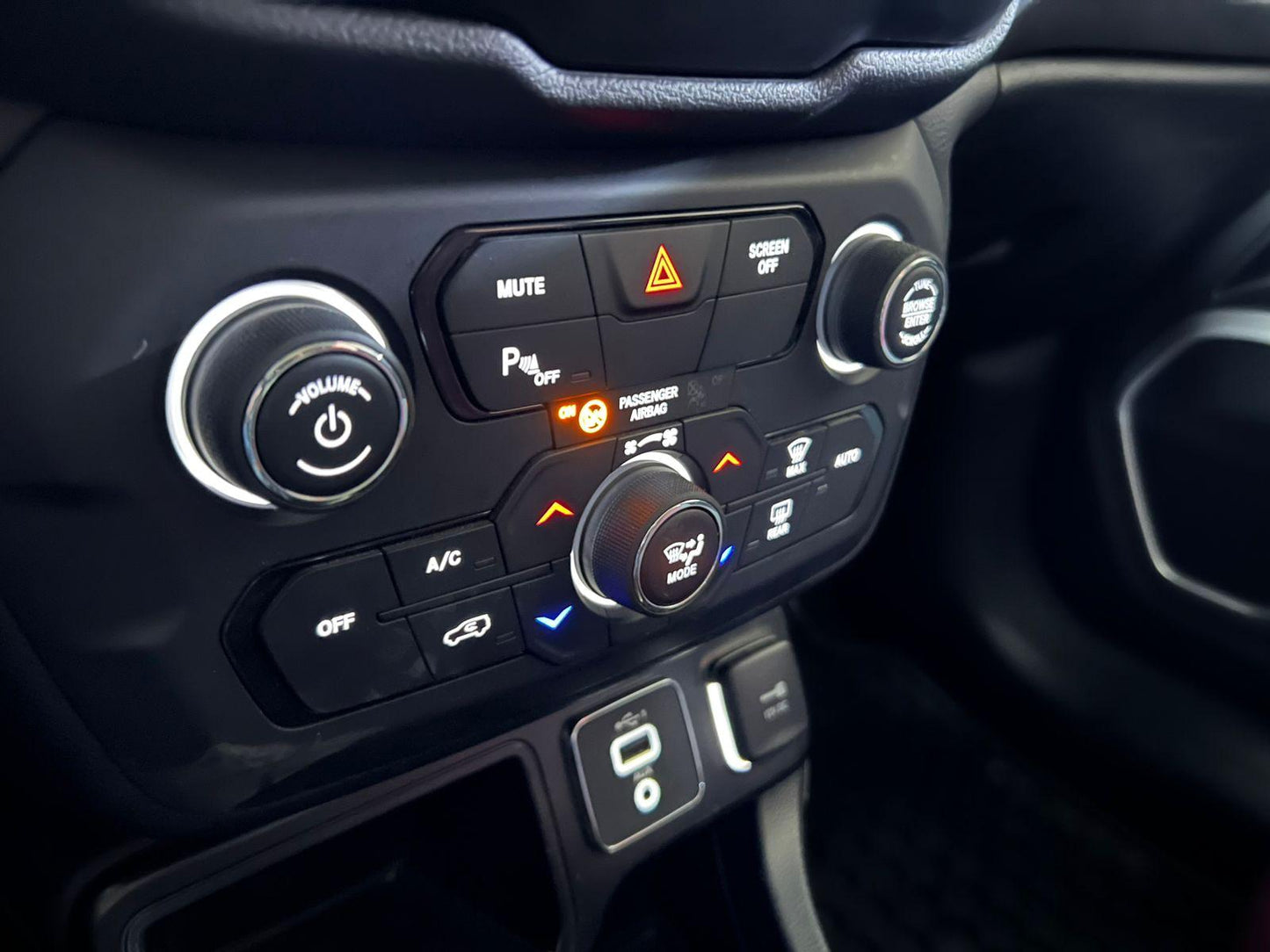 Jeep Renegade Sport 1.8 MT 2022 | Único Dueño | Solo 23.230 KM | Santiago