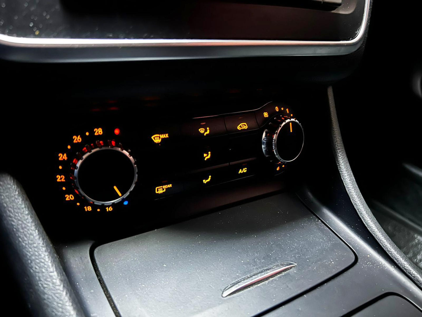 Mercedes-Benz CLA 180 1.6 Turbo 2016 | Diseño Coupé | Tecnología Alemana | Santiago
