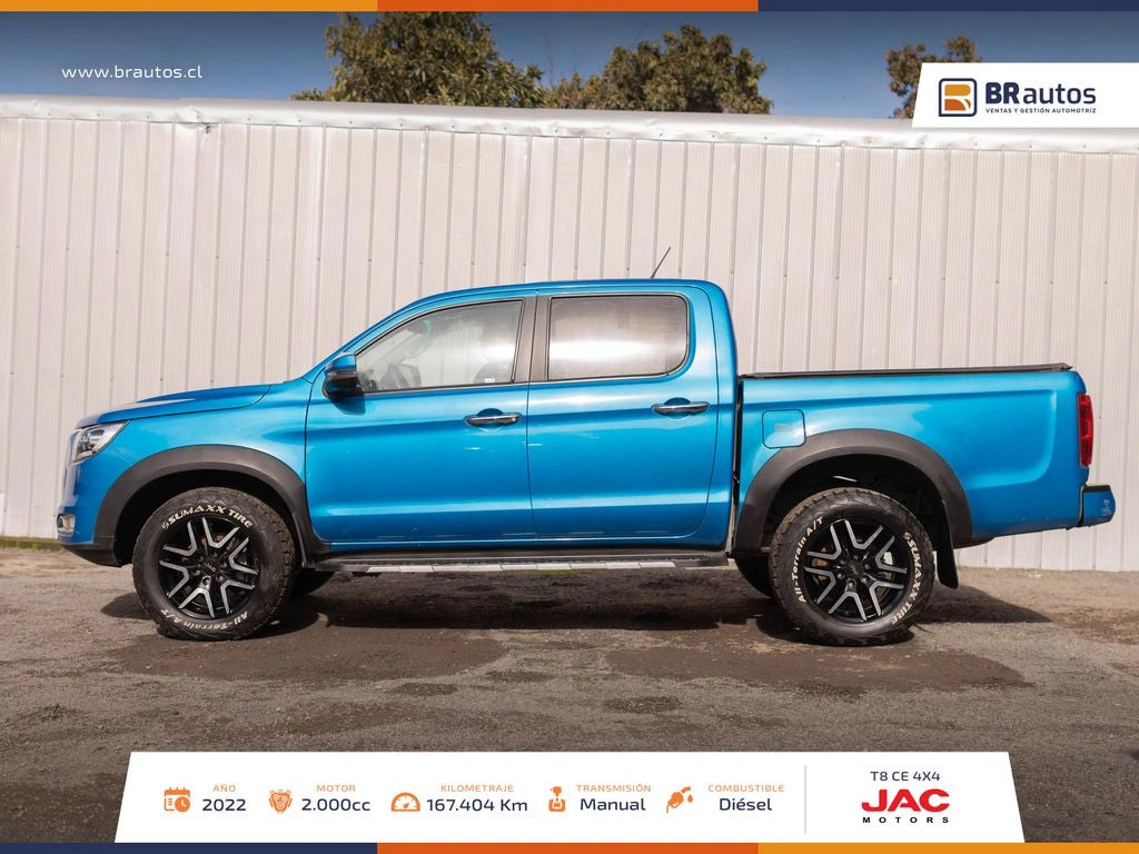 Vista lateral JAC T8 pisaderas y llantas de aleación