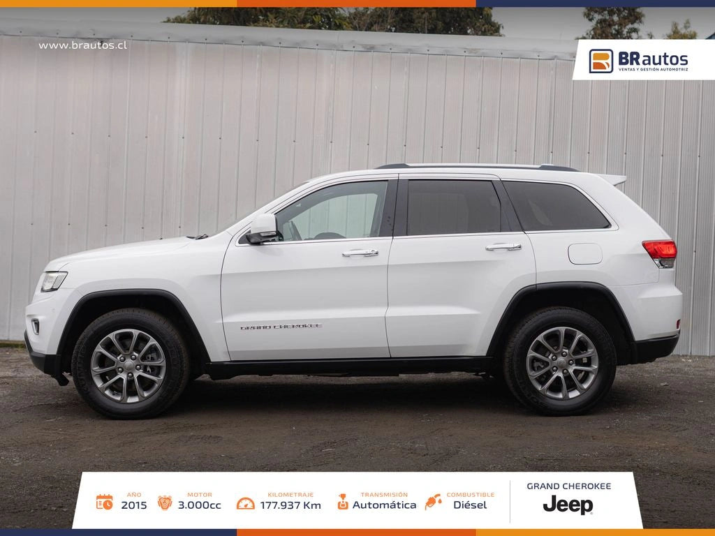 Interior Jeep Grand Cherokee 2015 asientos de cuero y pantalla táctil