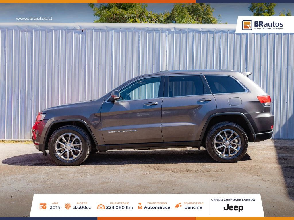 Vista lateral SUV Jeep Grand Cherokee llantas originales