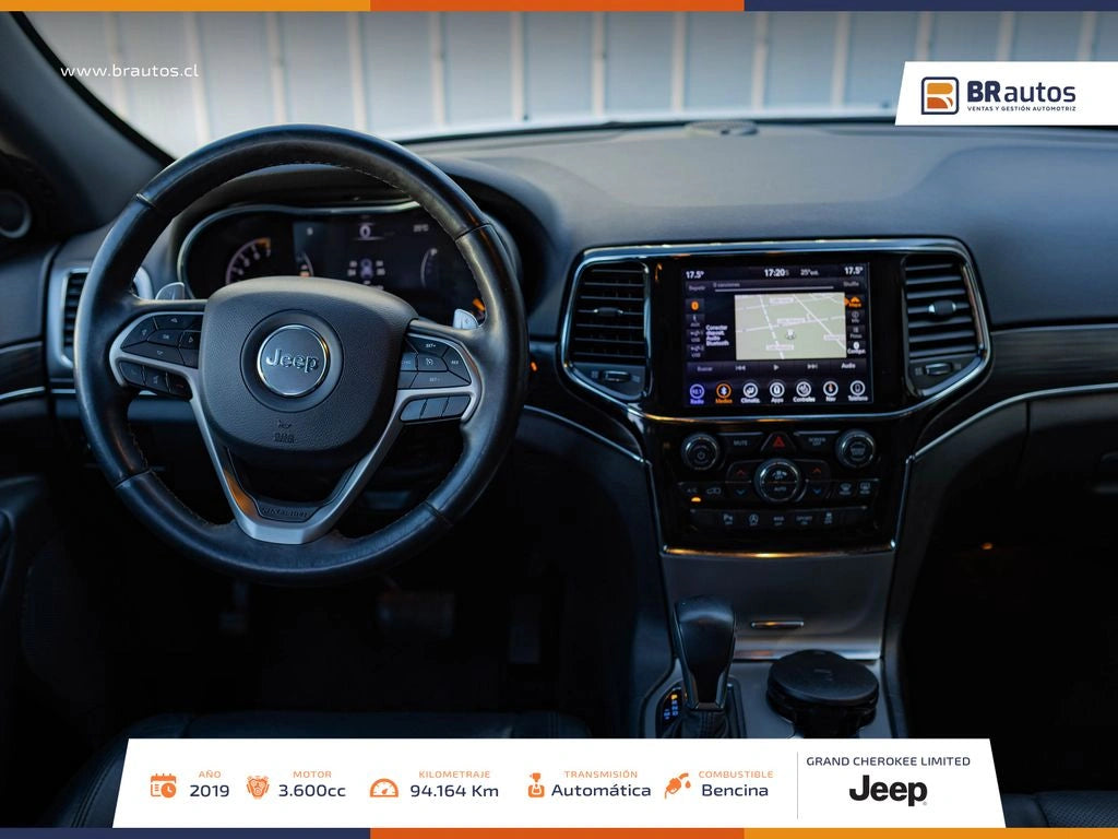 Interior Jeep Grand Cherokee 2019 pantalla Uconnect Apple CarPlay