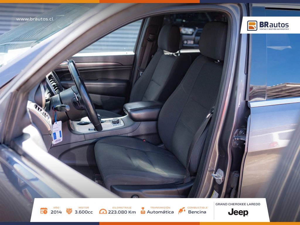 Interior Jeep Grand Cherokee 2014 pantalla touch y climatizador
