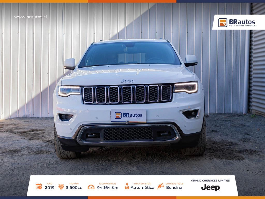 Jeep Grand Cherokee Laredo 2019 frente imponente plateado 4x4