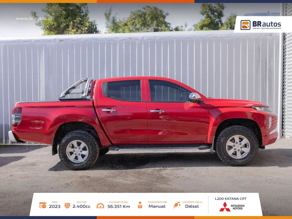 Vista lateral Mitsubishi L200 Katana 2023 pick-up diésel