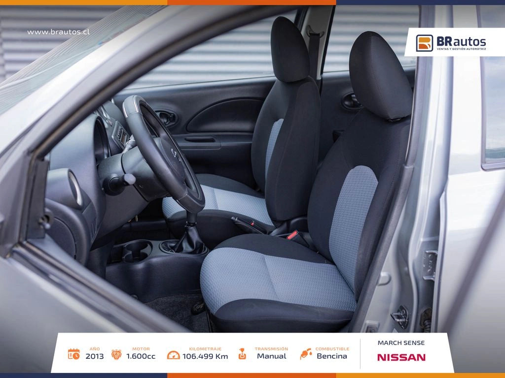 Interior Nissan March 2013 panel central y aire acondicionado