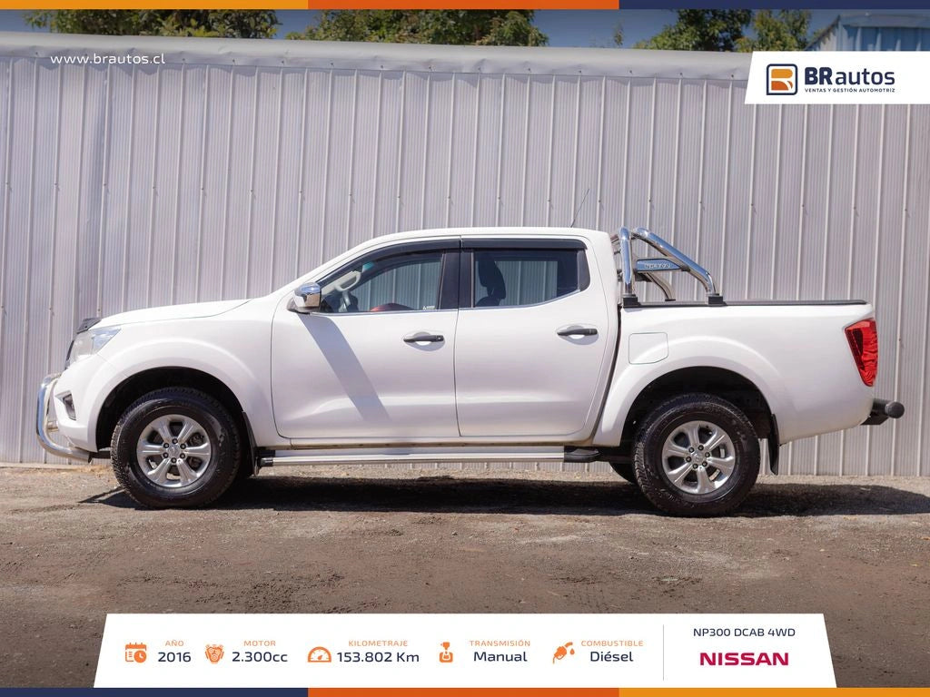 Vista lateral Nissan NP300 cabina simple pick-up largo
