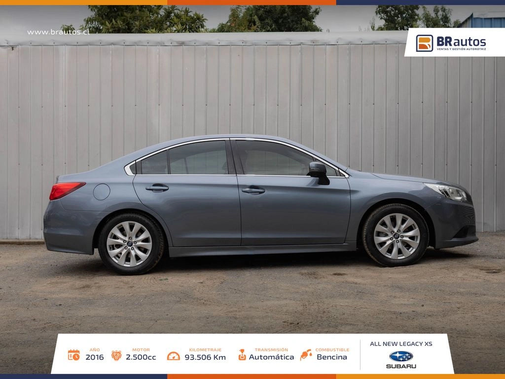 Vista lateral Subaru Legacy AWD llantas de aleación originales