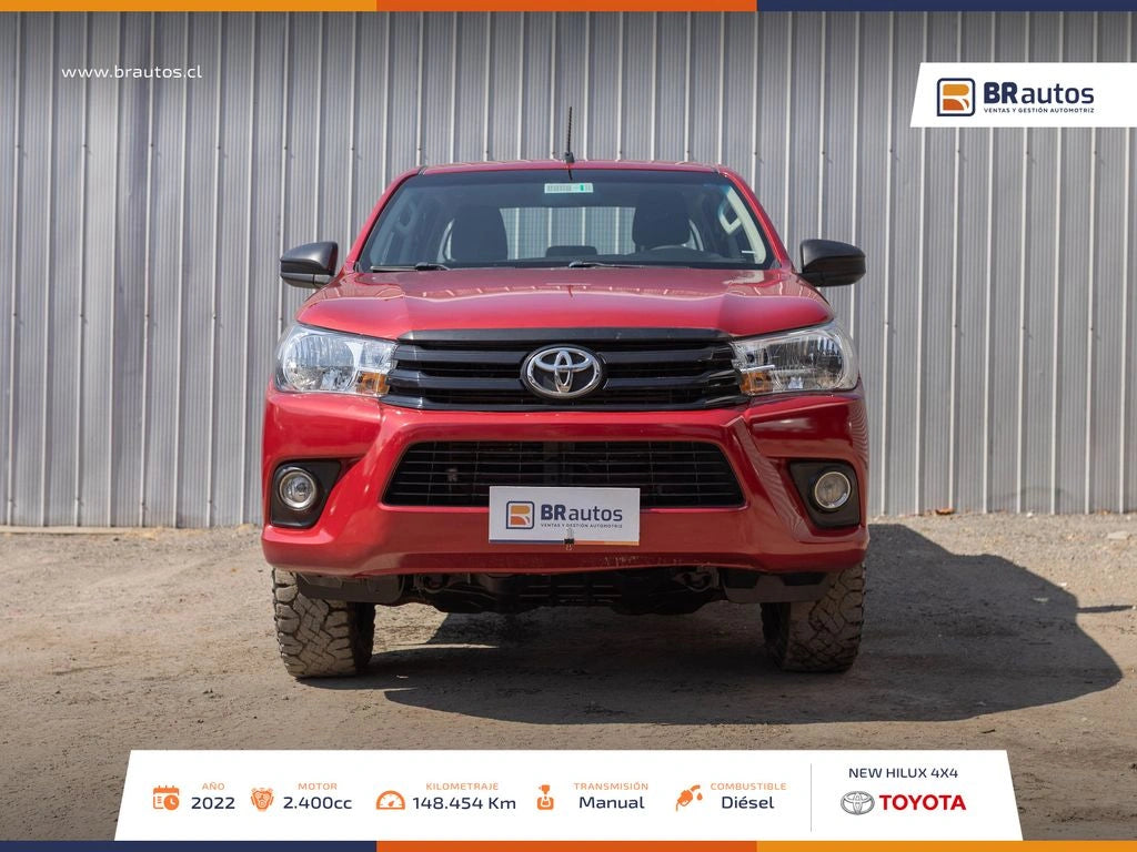 Toyota Hilux DX 2022 frente camioneta blanca 4x4