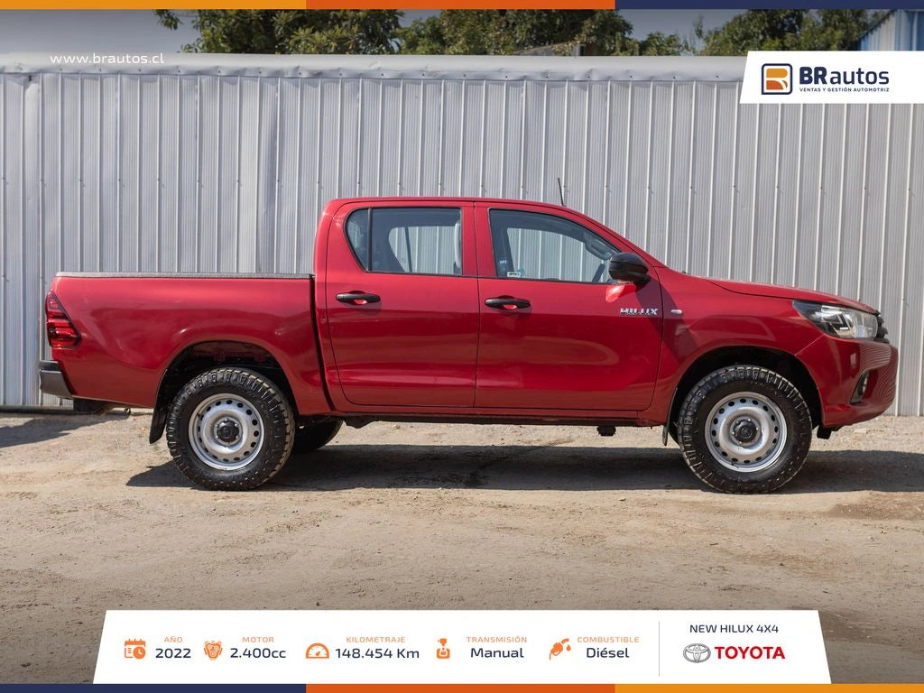 Vista lateral Toyota Hilux 2022 doble cabina 4x4