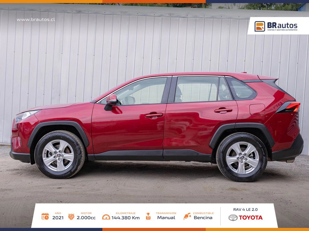 Vista lateral Toyota RAV4 2021 diseño aerodinámico y seguro