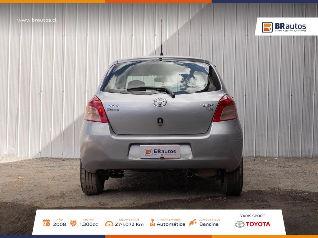 Vista trasera Toyota Yaris Sport 2008 diseño urbano eficiente