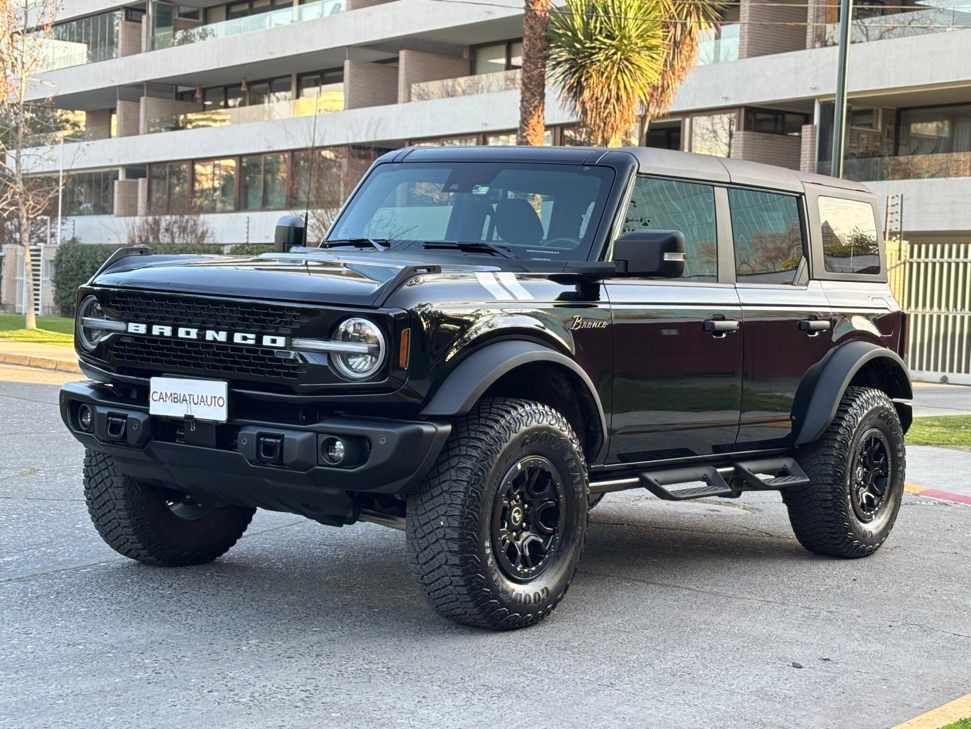 Detalle suspensión Fox Ford Bronco Wildtrak 2024