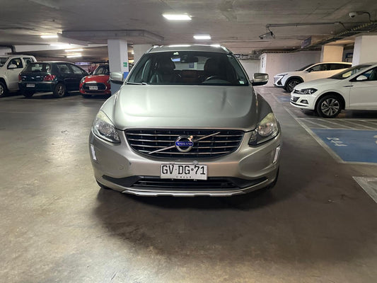 Volvo XC60 T5 2014 frente blanco/plateado oportunidad reparación Detodoauto