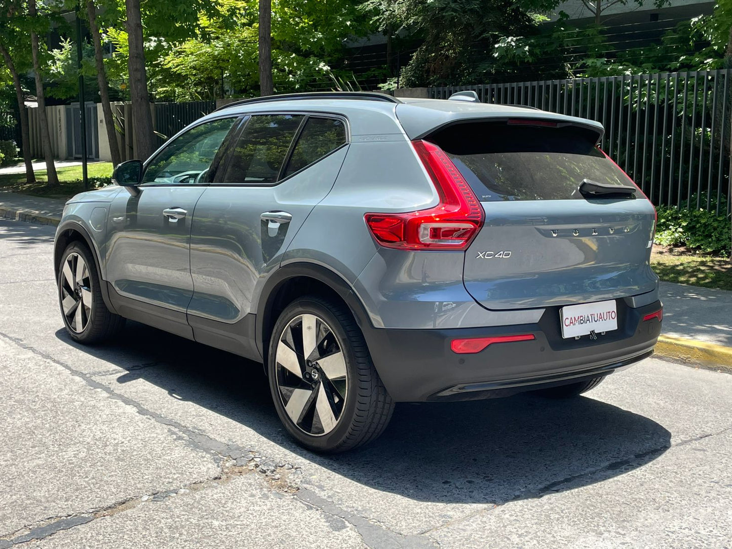 Volvo XC40 1.5 T5 PHEV R-Design Recharge 2023 | 52.501 KM | Único Dueño - Santiago