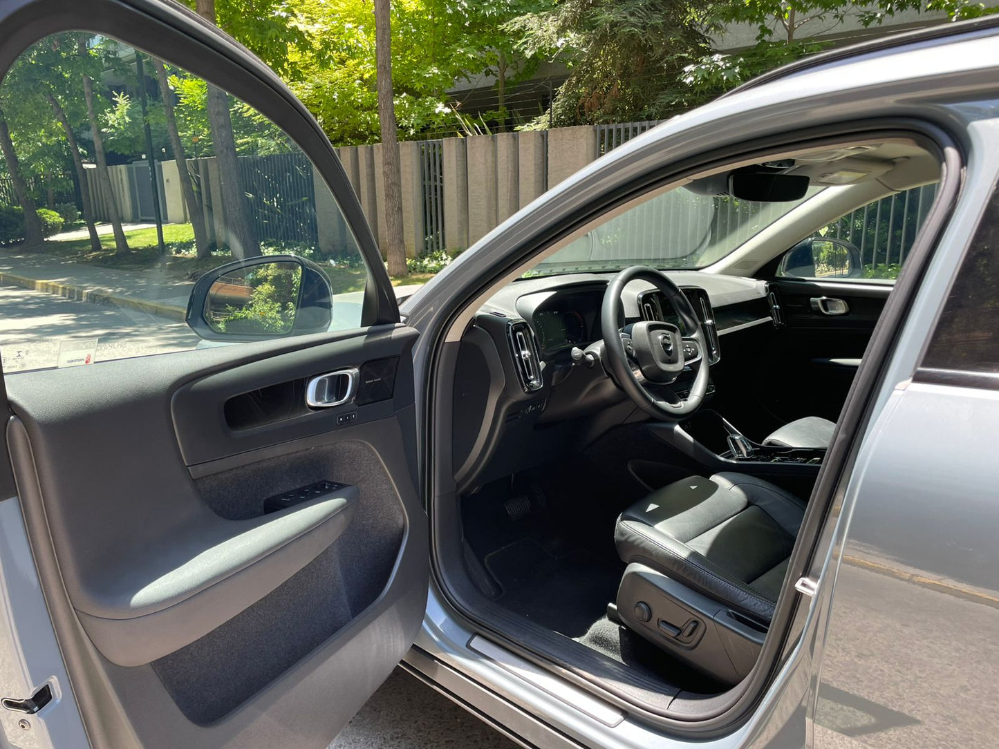 Volvo XC40 1.5 T5 PHEV R-Design Recharge 2023 | 52.501 KM | Único Dueño - Santiago