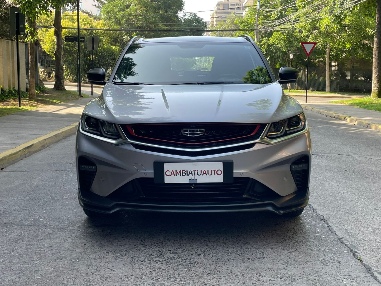Geely Coolray Sport 2023 frente deportivo faros LED Detodoauto