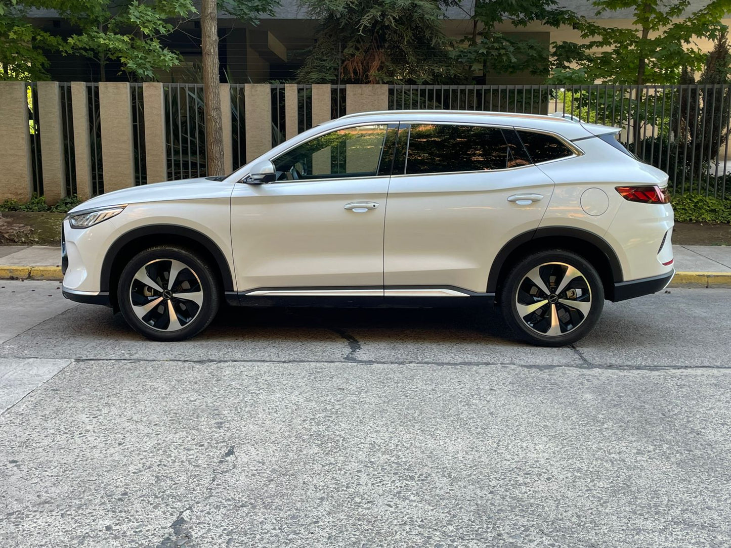 BYD Song Plus 1.5 DM-i PHEV 2023 | Híbrido Enchufable | Único Dueño - Santiago