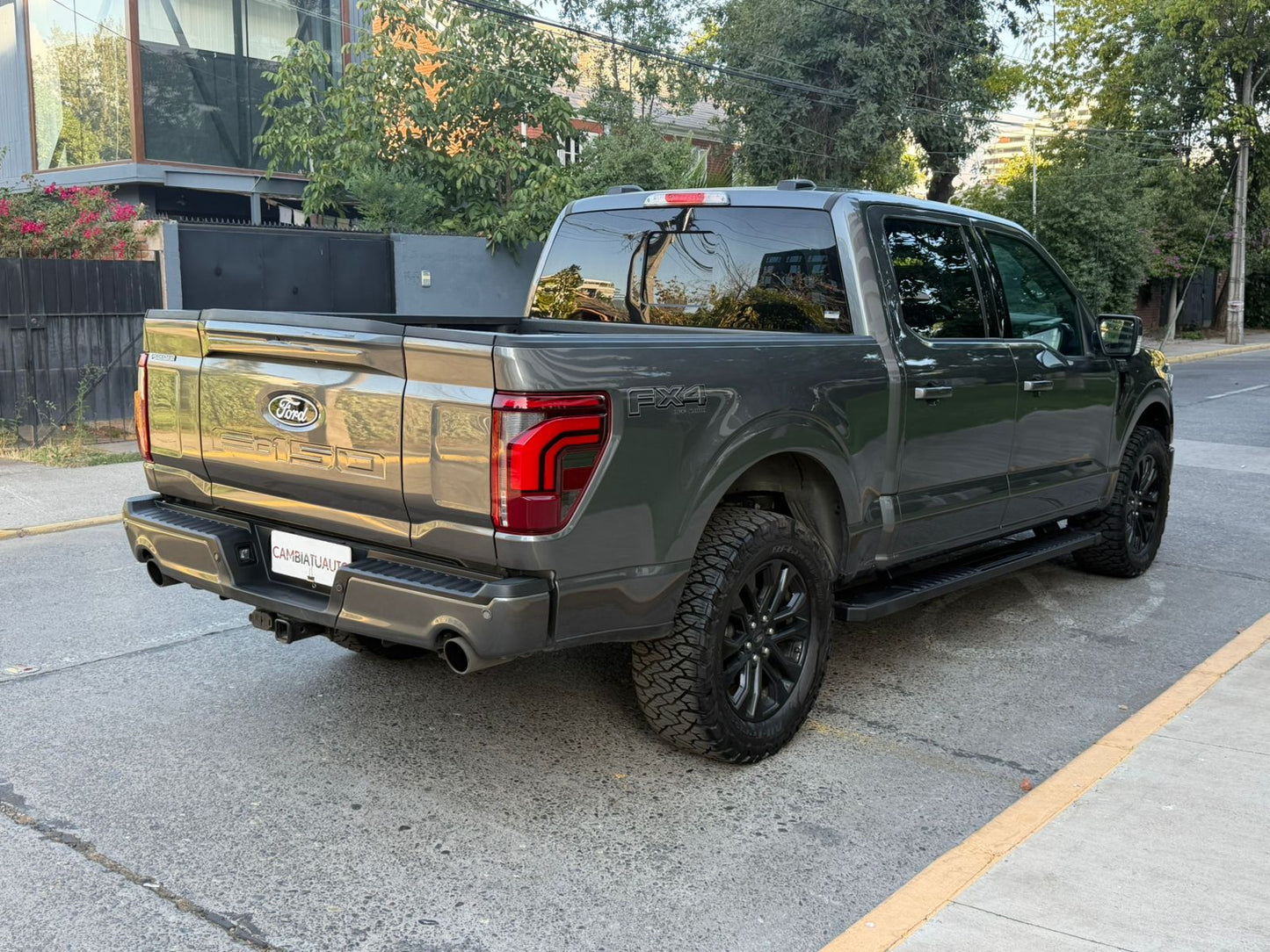 Ford F-150 Lariat Sport Black 4x4 2025 - 5.456 KM - Santiago