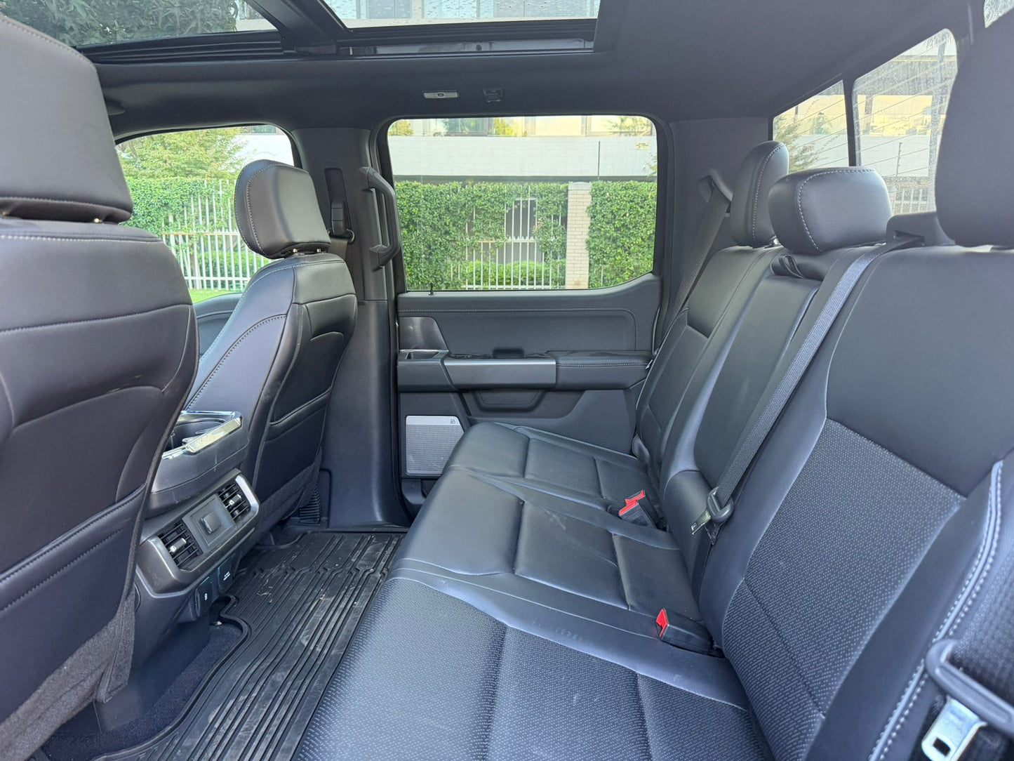 Ford F-150 Lariat Sport Black 4x4 2025 - 5.456 KM - Santiago