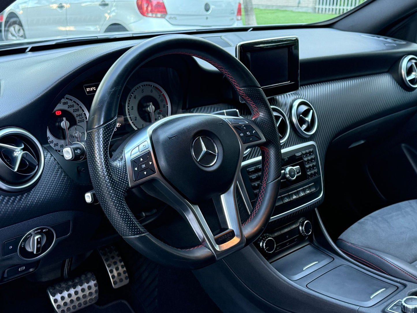 Interior Mercedes A200 2015 volante con paletas de cambio