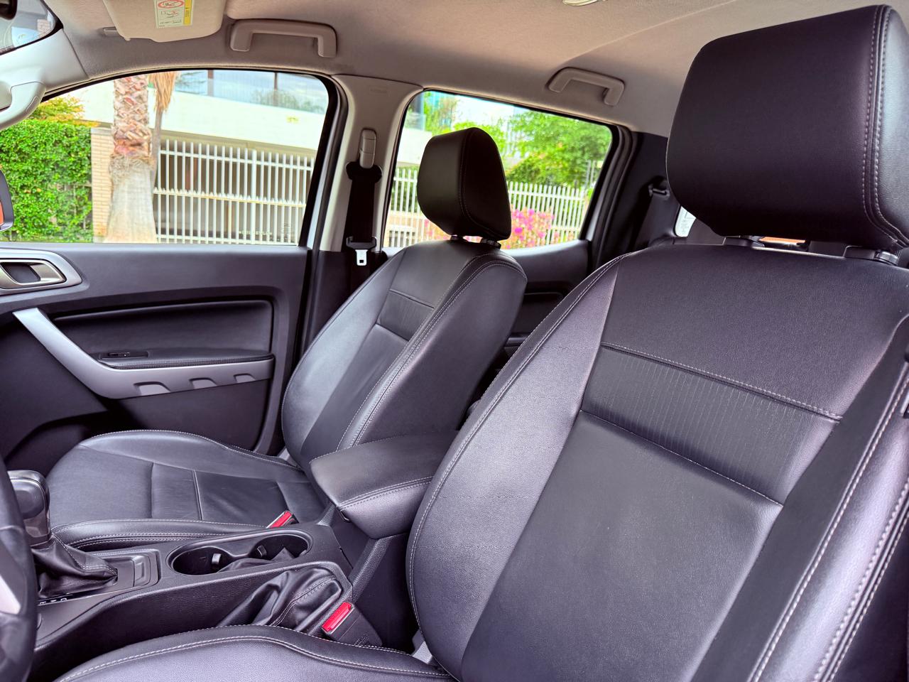 Interior Ford Ranger Limited 2021 tapiz de cuero y pantalla touch