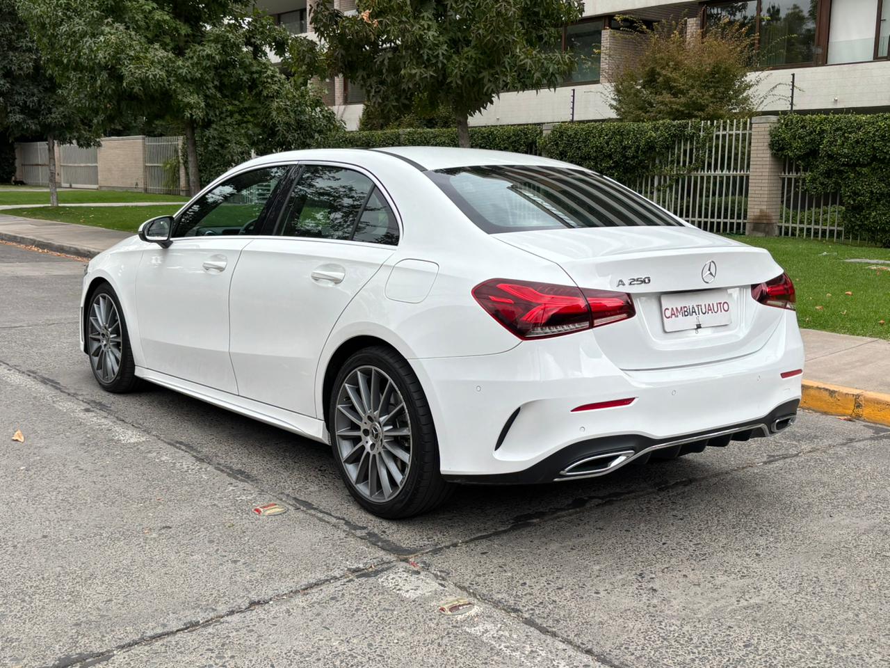 Mercedes-Benz A250 Sedan AMG Line 2.0 Turbo 2020 | Solo 38.701 KM | Santiago