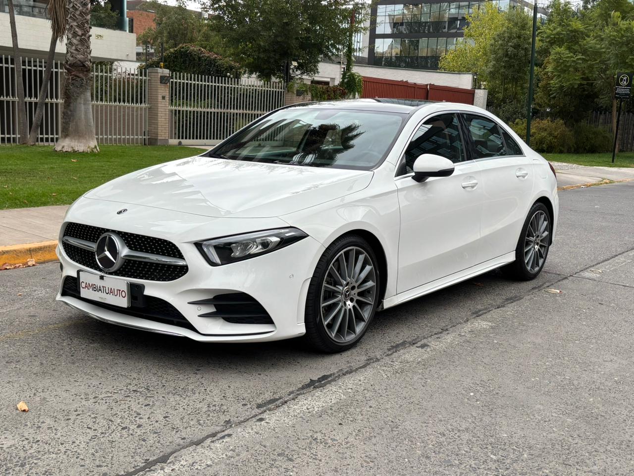 Mercedes-Benz A250 Sedan AMG Line 2.0 Turbo 2020 | Solo 38.701 KM | Santiago