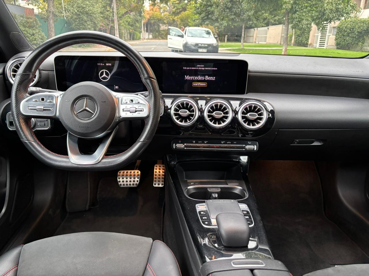 Mercedes-Benz A250 Sedan AMG Line 2.0 Turbo 2020 | Solo 38.701 KM | Santiago