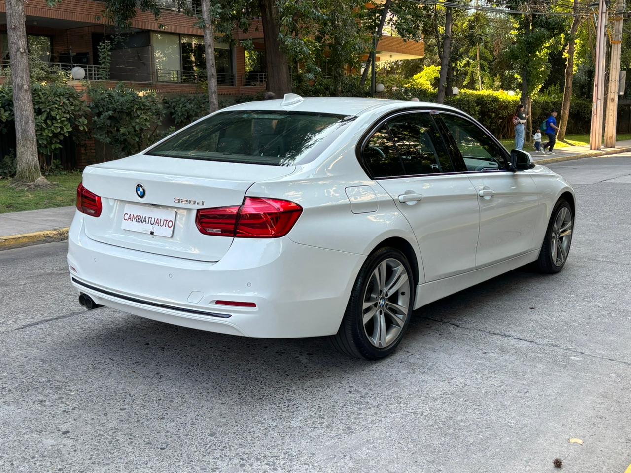 BMW 320d Sport 2.0 Diésel 2019 | 100.098 KM | Look M Sport | Santiago