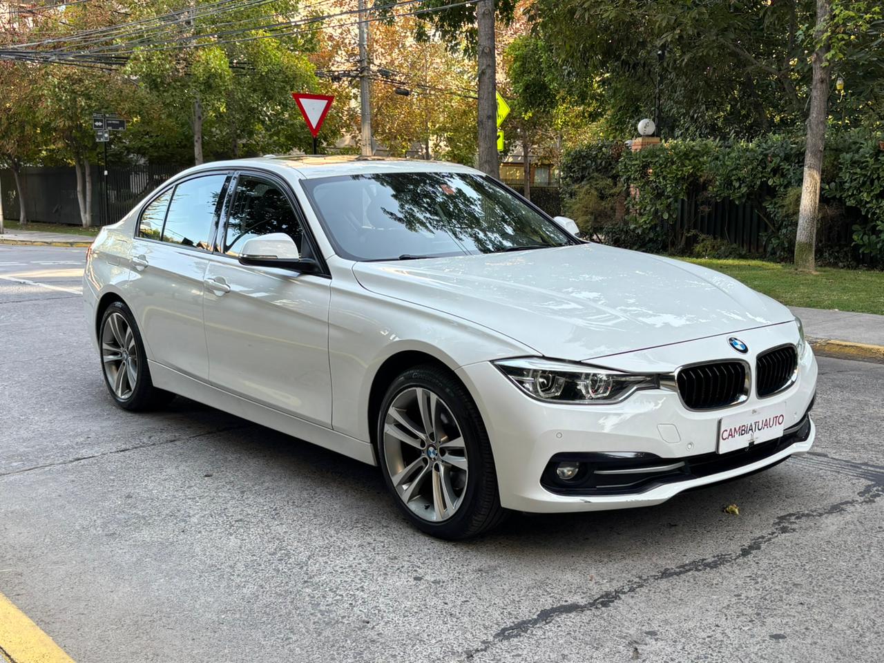 BMW 320d Sport 2.0 Diésel 2019 | 100.098 KM | Look M Sport | Santiago