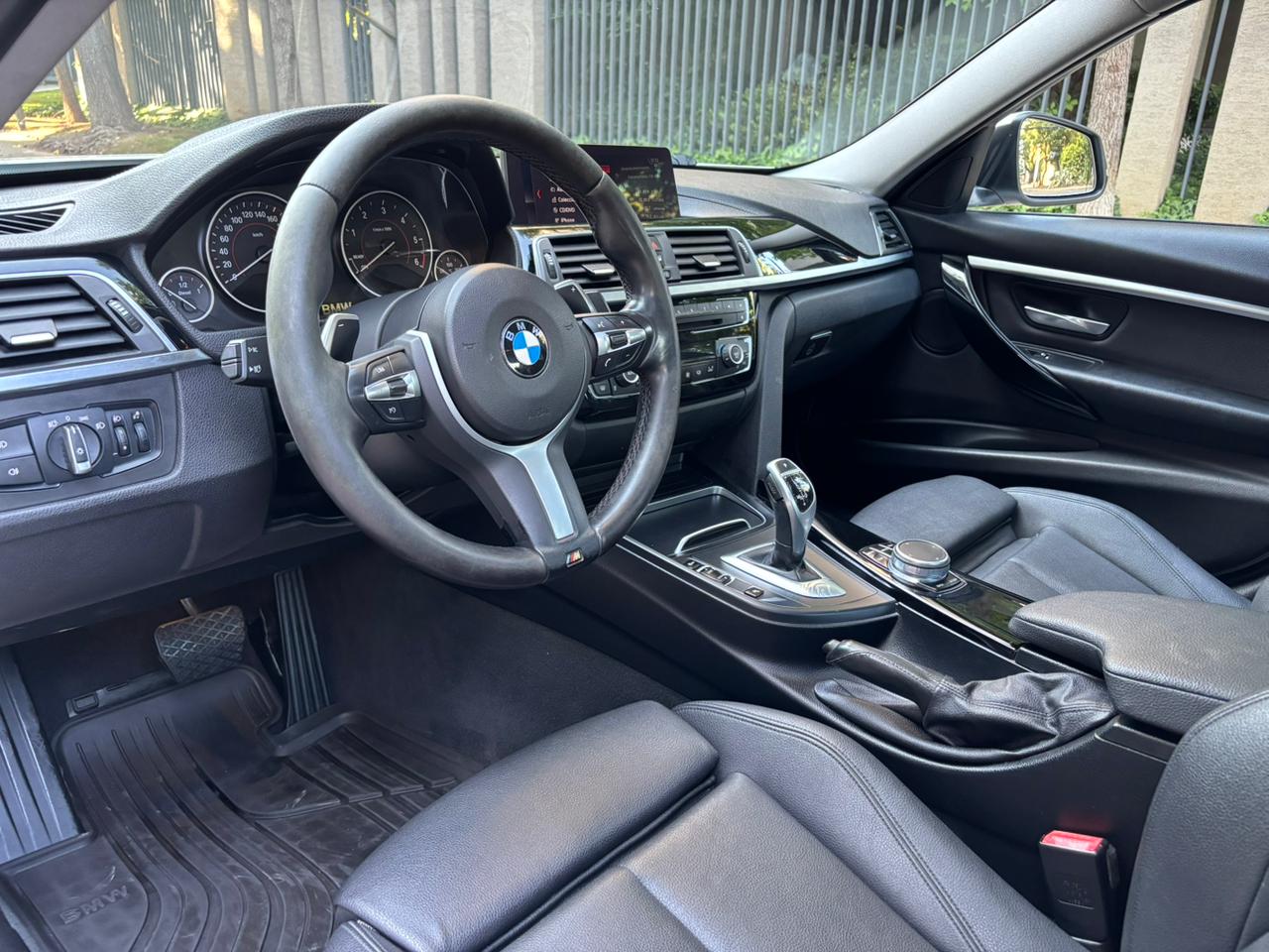 Interior BMW 320d 2019 Live Cockpit Plus y pantalla iDrive