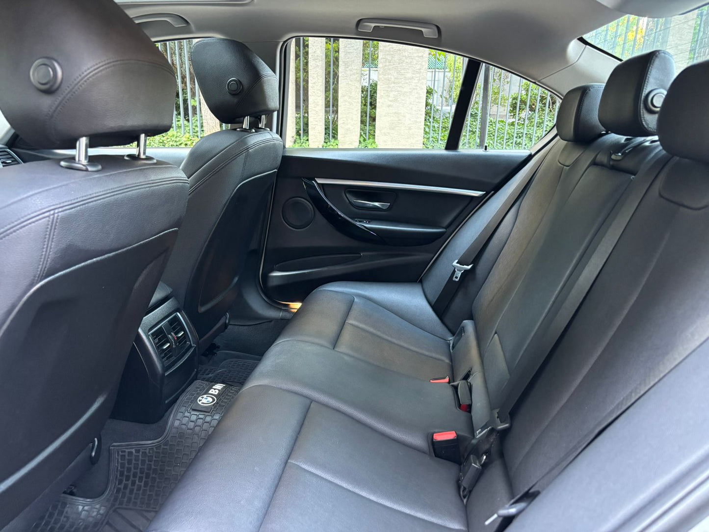 BMW 320d Sport 2.0 Diésel 2019 | 100.098 KM | Look M Sport | Santiago
