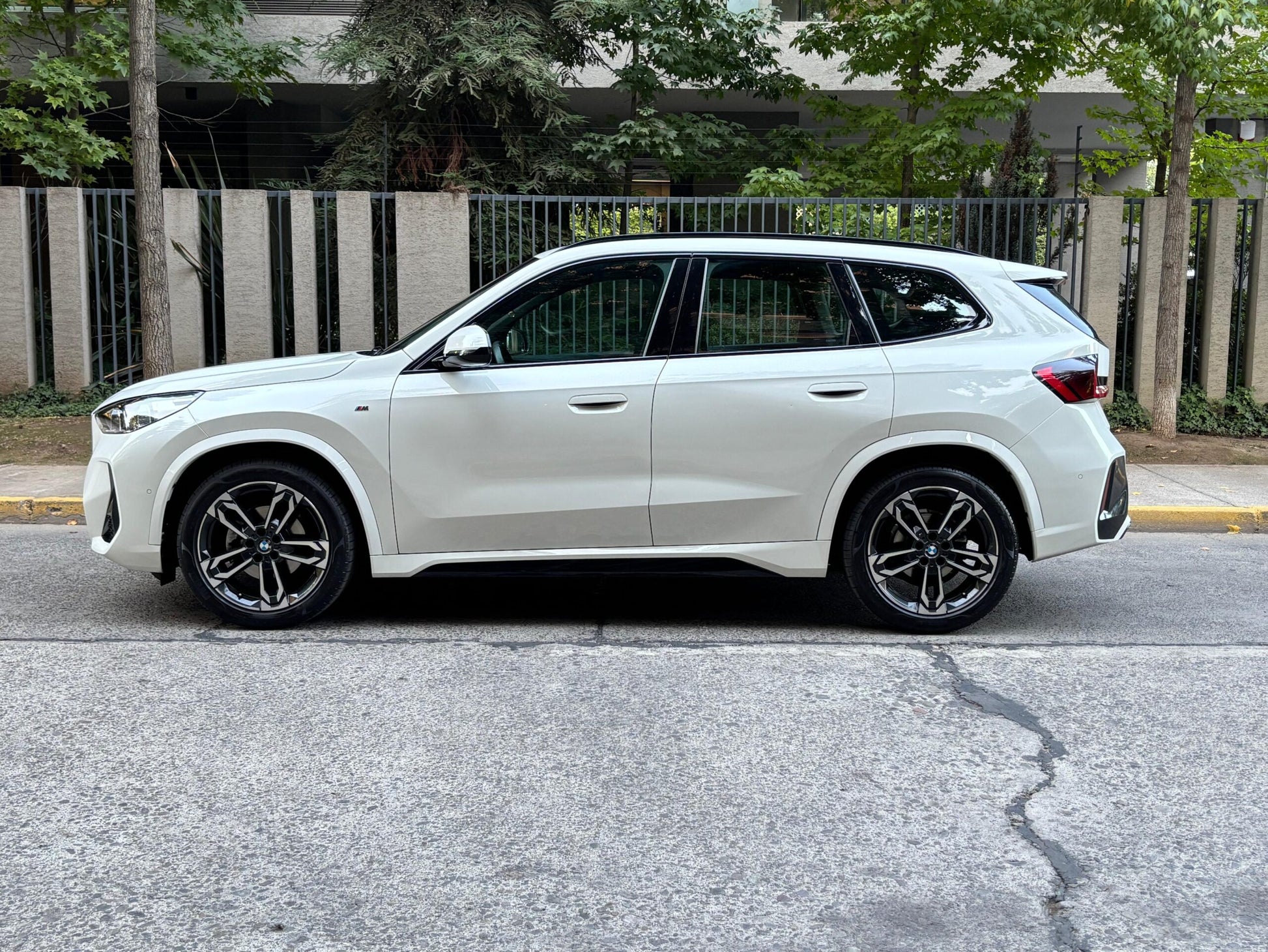 X1 Sdrive18i M Sport Gasolina Automático 2024 Santiago - detalle exterior