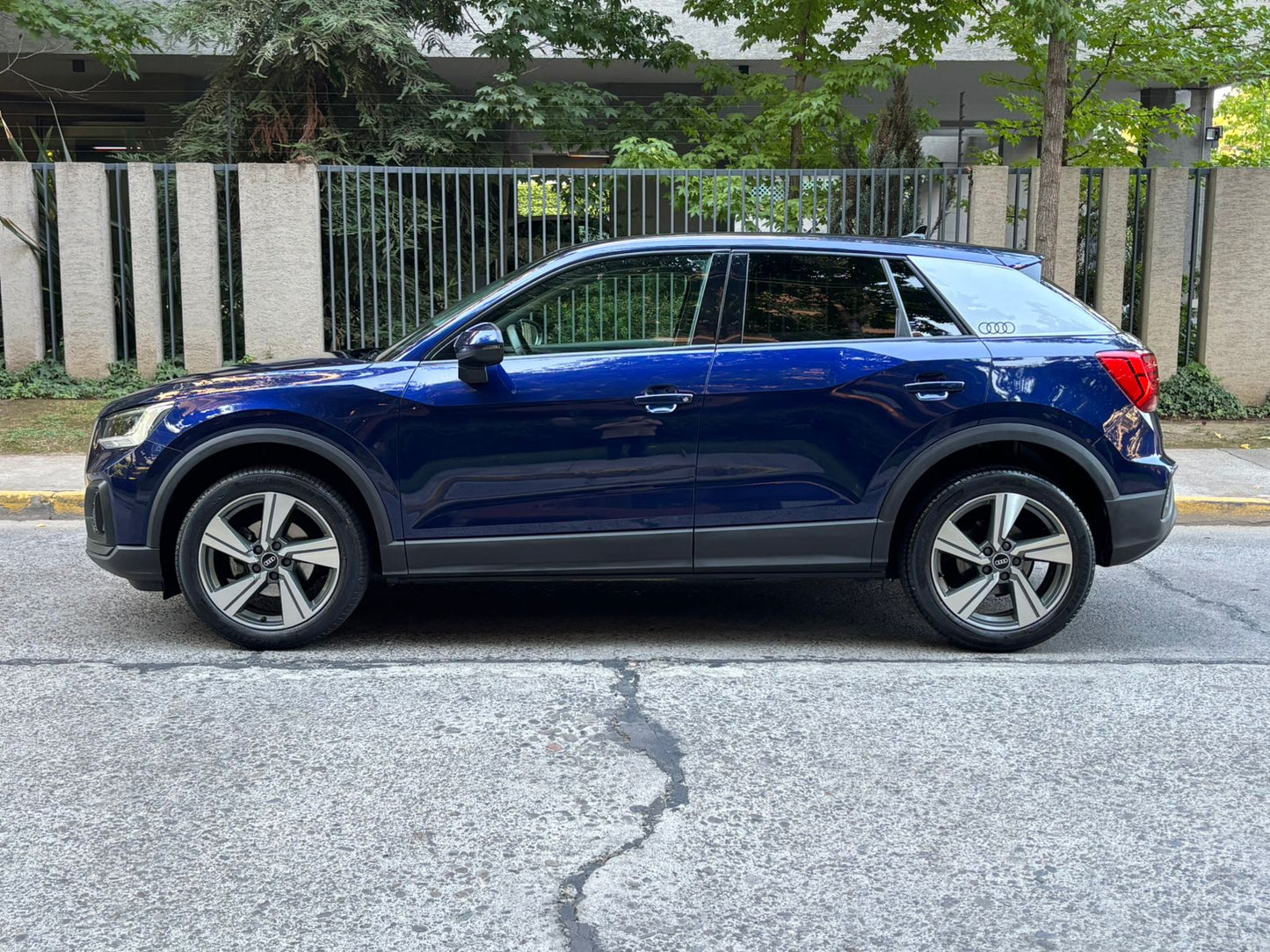 Q2 35 Tfsi 1.4 Turbo Gasolina Automático 2021 Santiago - detalle exterior