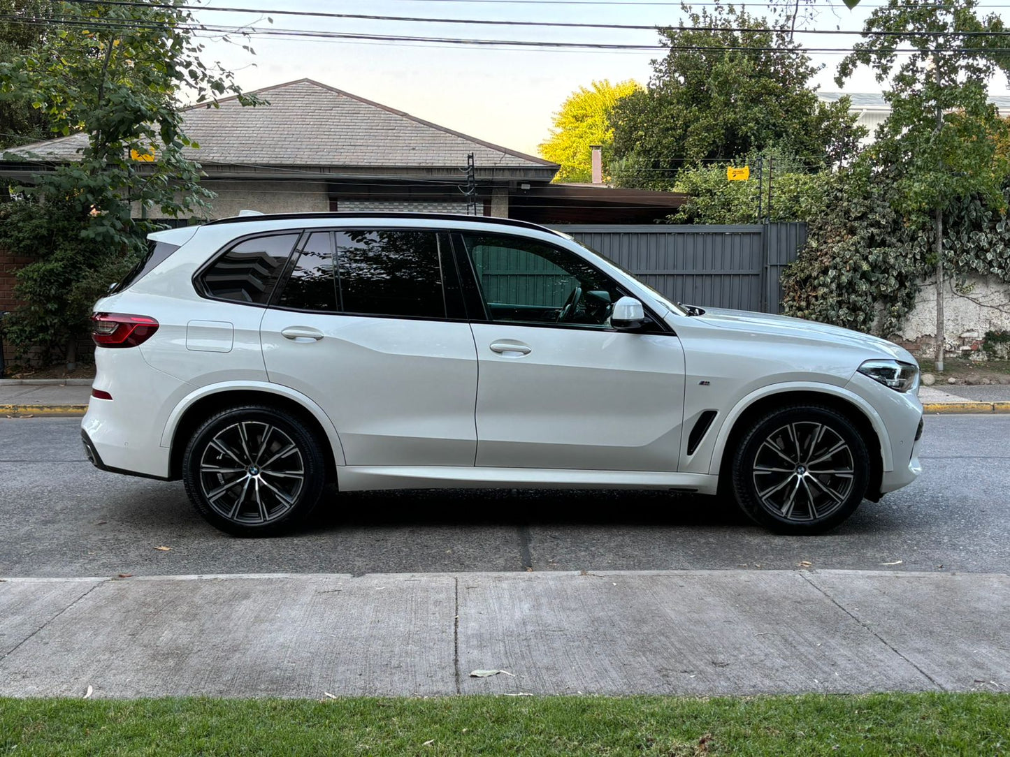 BMW X5 xDrive 30d M Sport 2020 | Suspensión Neumática | Cristal Swarovski | Santiago