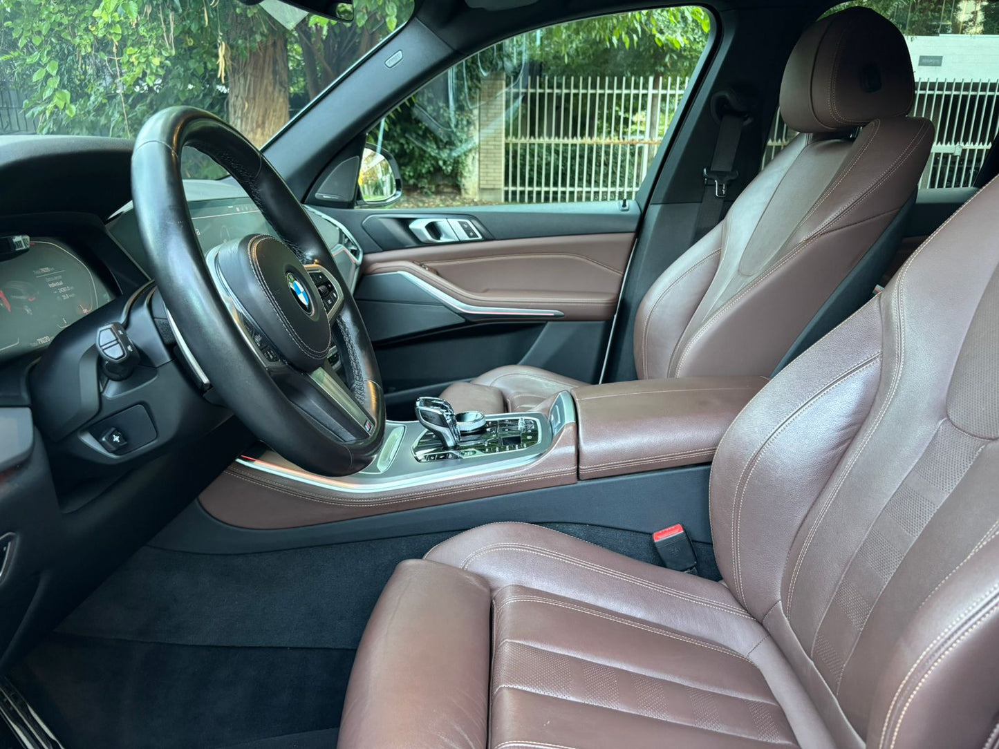 Interior BMW X5 2020 palanca cristal Swarovski y Live Cockpit
