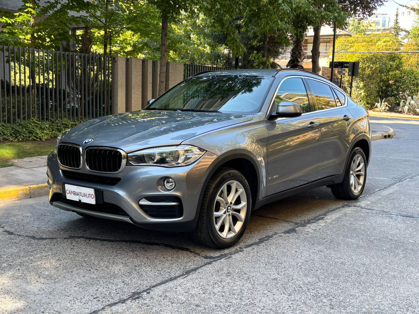 BMW X6 xDrive 30d 3.0 Turbo 2017 | Diseño Coupé | Mantenciones en la Marca | Santiago