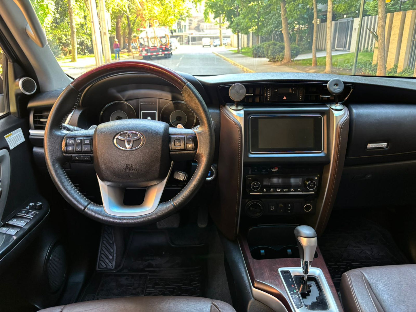 Toyota Fortuner Srx 2.7 4wd 2018 | 120.221 km | Santiago