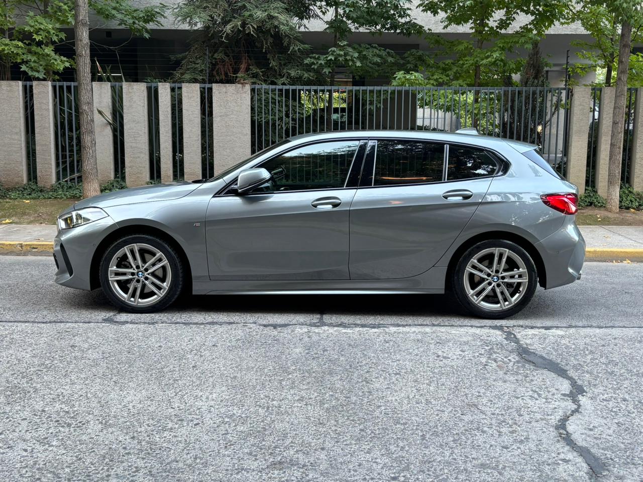 118i M Sport Gasolina Automático 2024 Santiago - detalle exterior