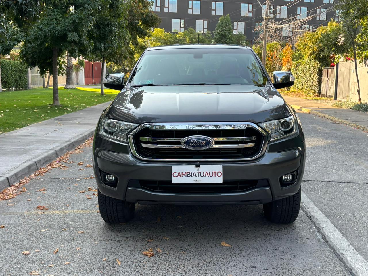 Ford Ranger XLT 2021 frente camioneta blanca 3.2 diésel