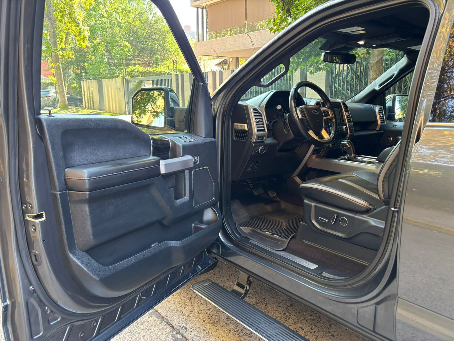 Ford F-150 Platinum 3.5 EcoBoost 4WD 2019 | Masajeador de Asientos | Full Mantenciones | Santiago
