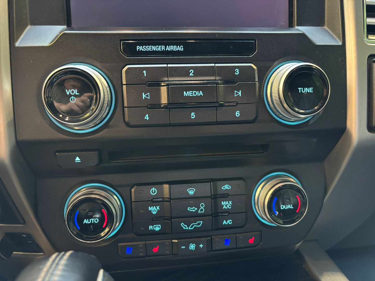 Ford F-150 Platinum 3.5 EcoBoost 4WD 2019 | Masajeador de Asientos | Full Mantenciones | Santiago