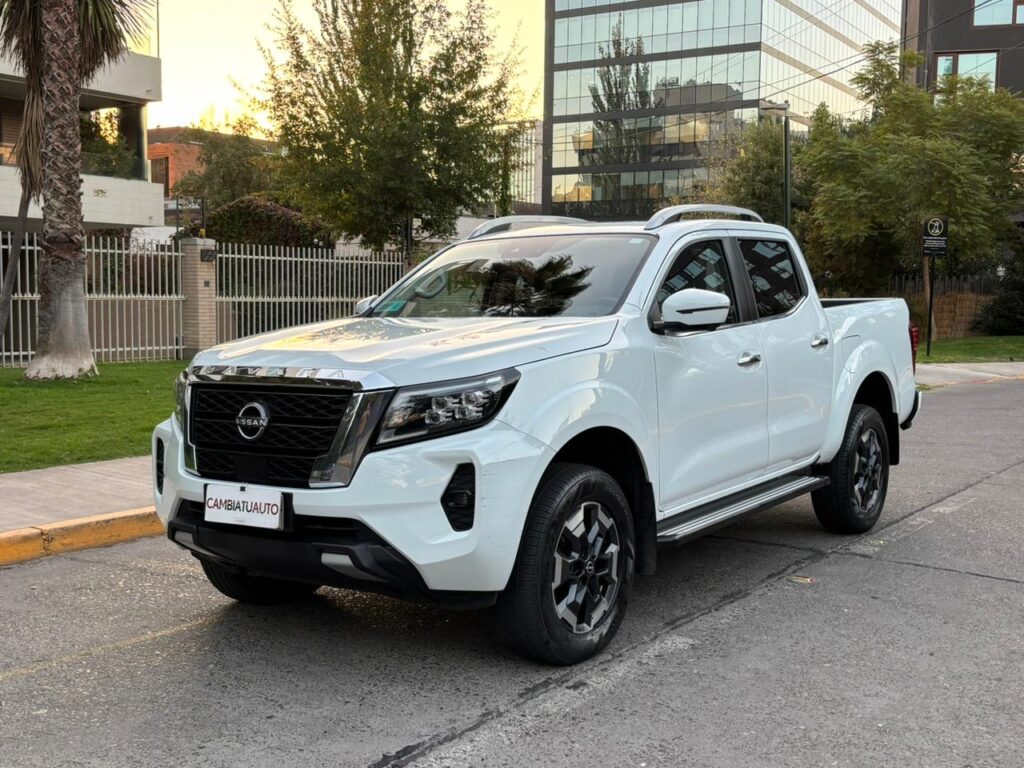 Nissan Navara Platinum 2.3 4x4 At usada 2023 96.630 km en venta Santiago