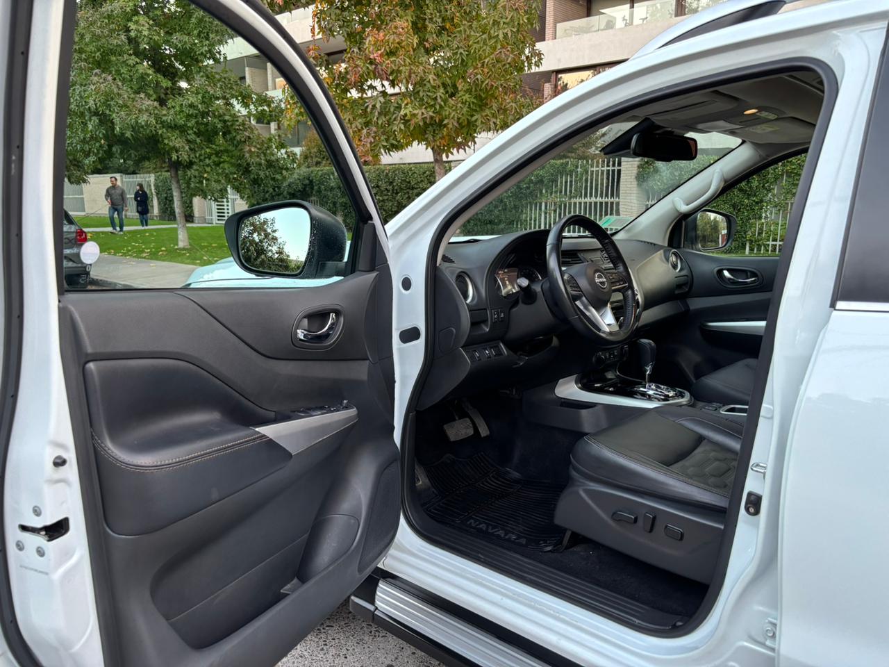 Nissan Navara Platinum 2.3 4x4 At 2023 96.630 km Santiago - foto 11