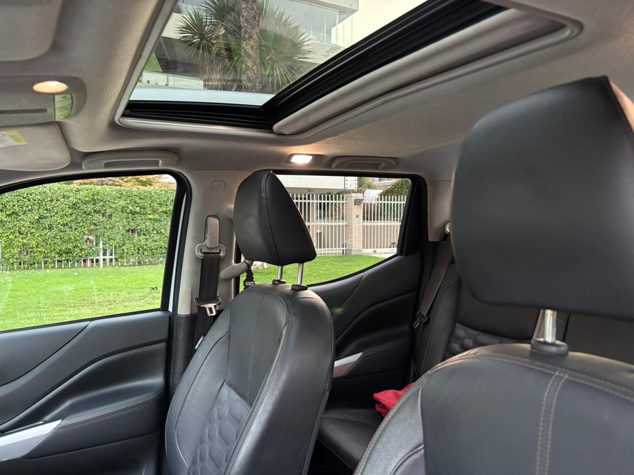 Nissan Navara Platinum 2.3 4x4 At 2023 | 96.630 km | Santiago