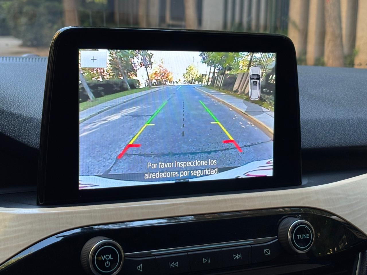 Ford-Escape-Titanium-2022-pantalla-apple-carplay-tablero
