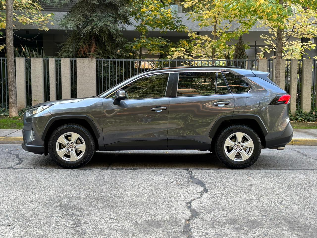 Toyota Rav4 2.0 Cvt usada 2021 109.337 km en venta Santiago